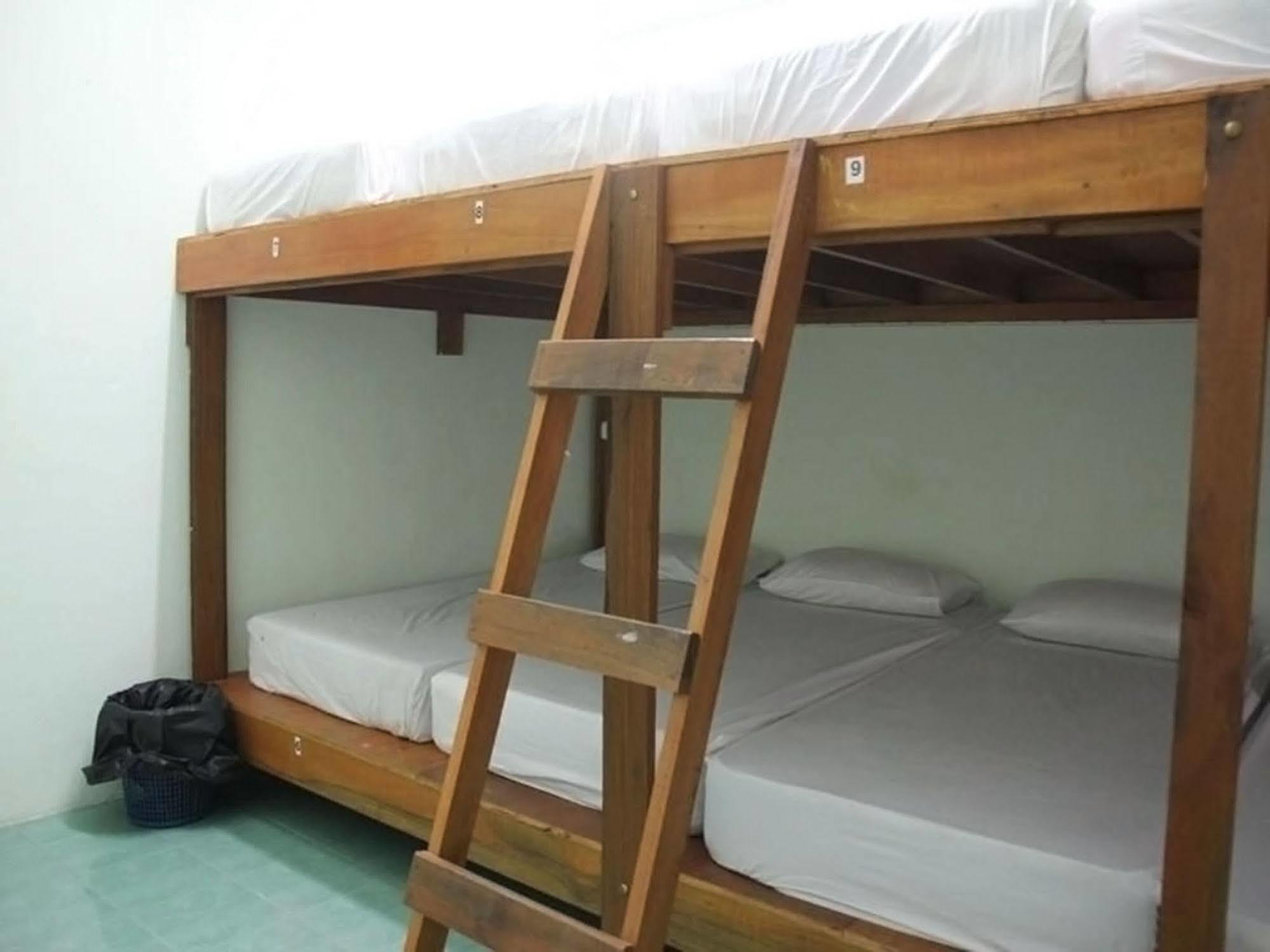 Wild & Wandering Backpacker Hostel & Bar Haad Rin Exteriér fotografie
