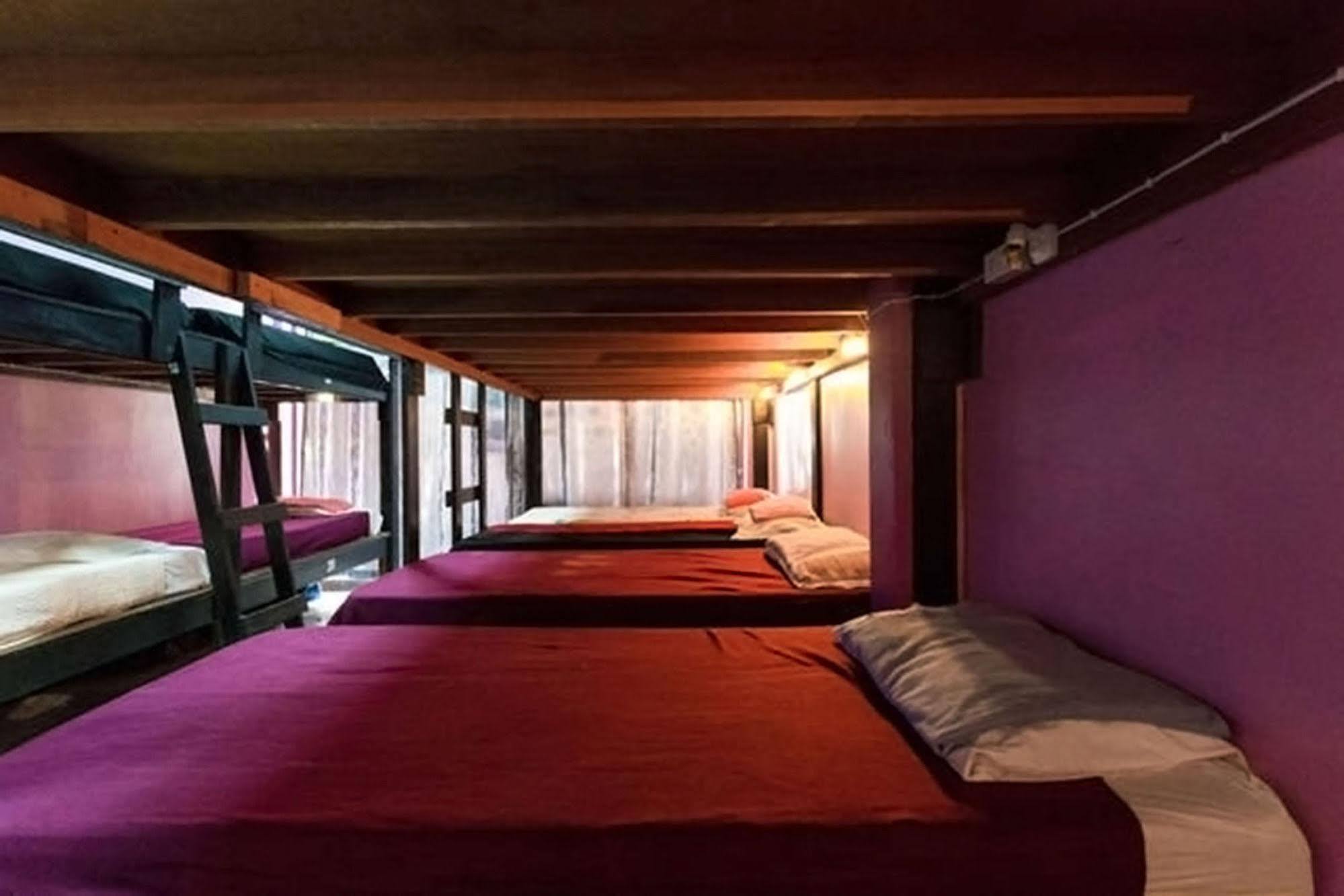 Wild & Wandering Backpacker Hostel & Bar Haad Rin Exteriér fotografie