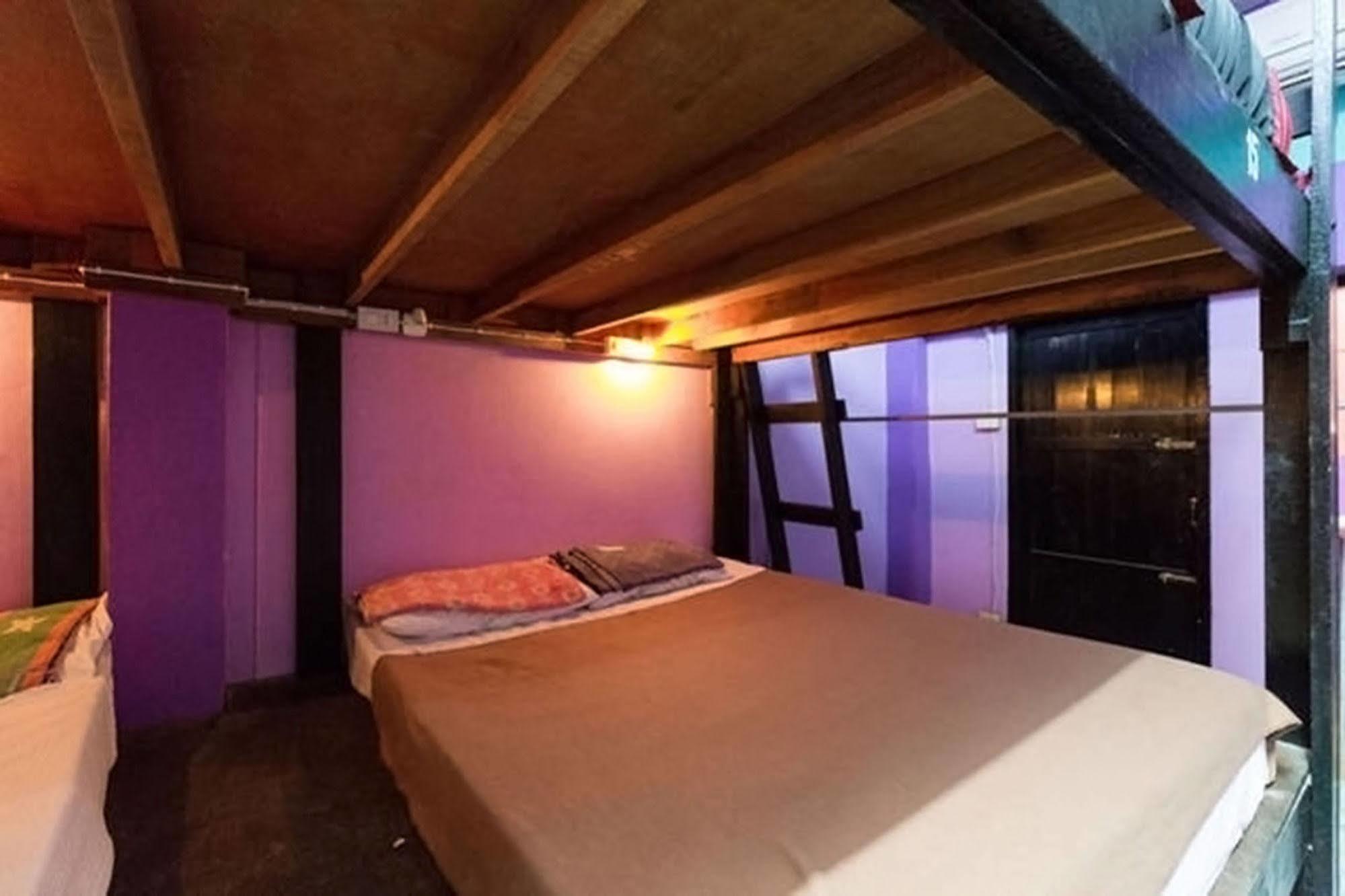 Wild & Wandering Backpacker Hostel & Bar Haad Rin Exteriér fotografie